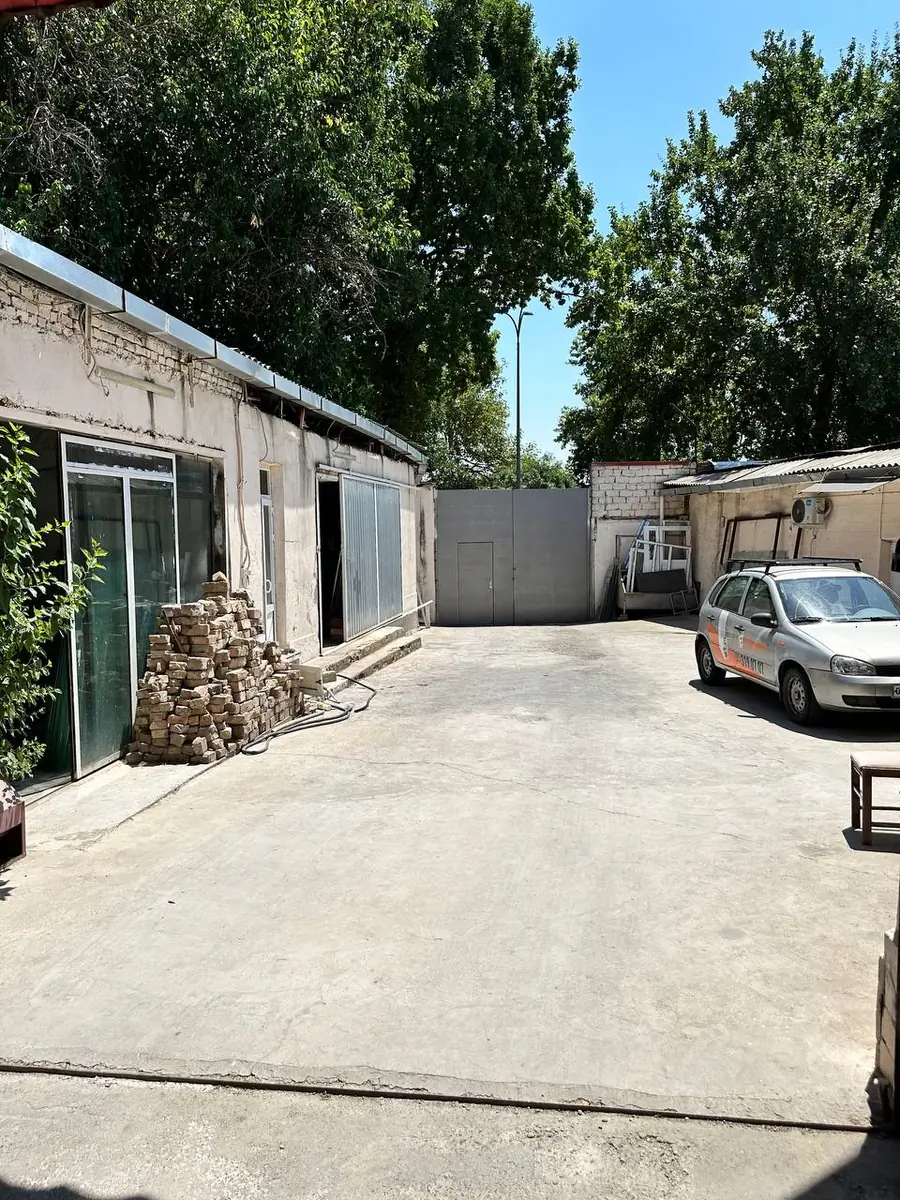 Ombor sotiladi − 900 m²