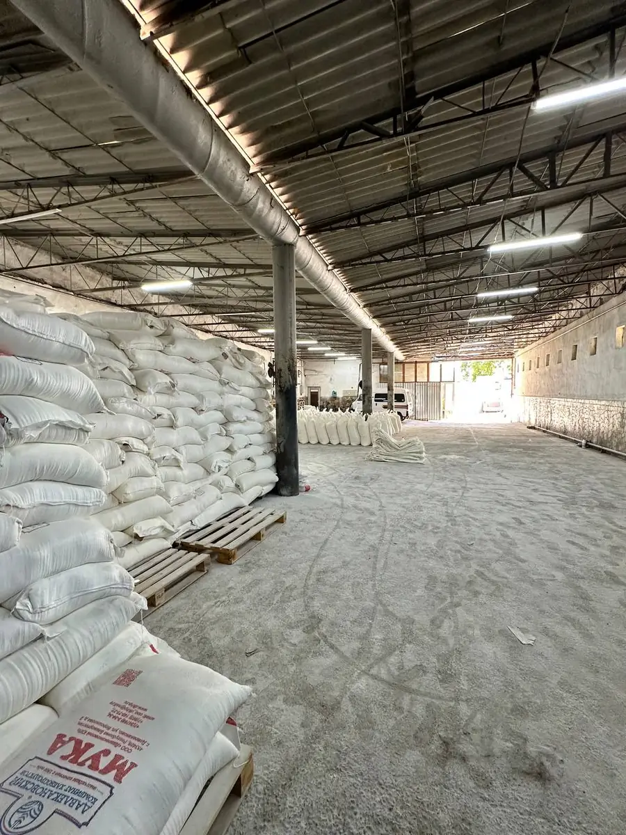 Ombor sotiladi − 900 m²