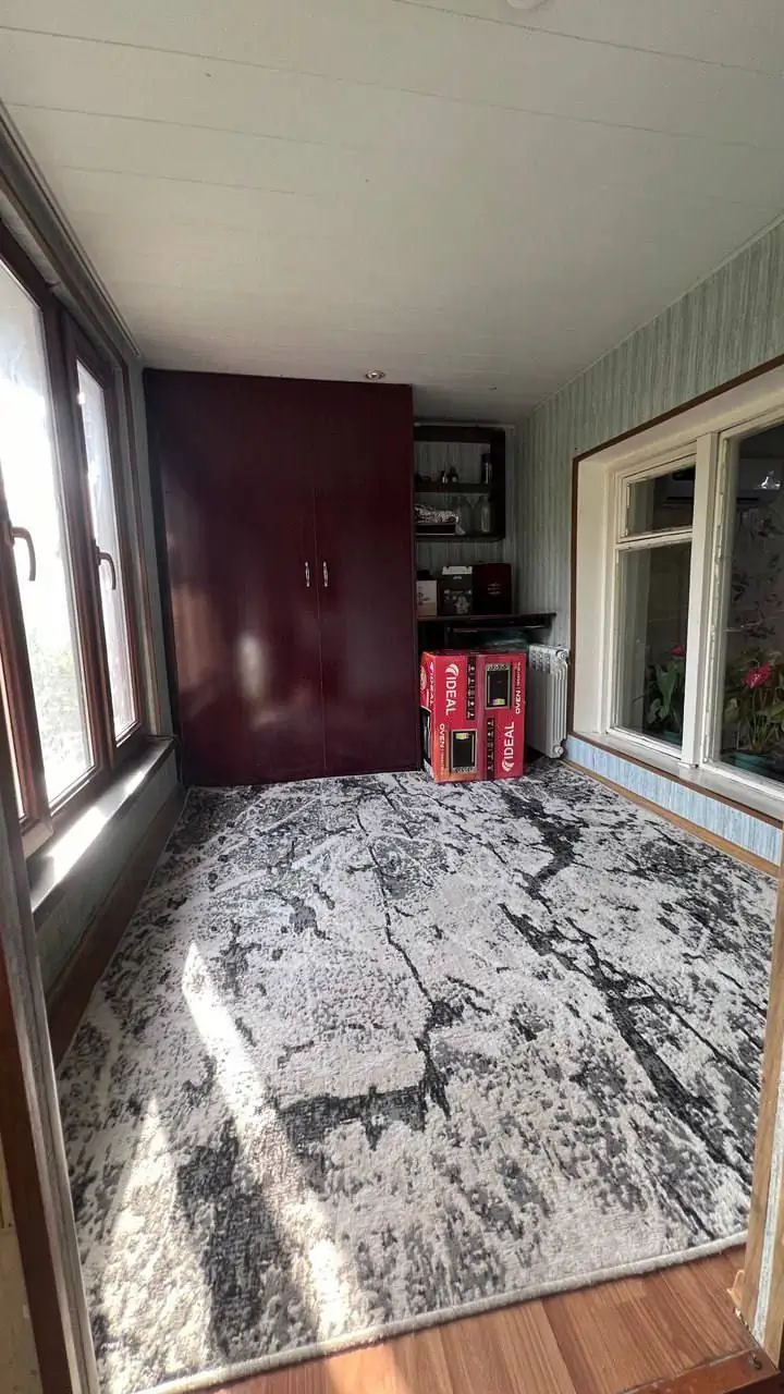 Продается 2-комнатная квартира − 56 м²