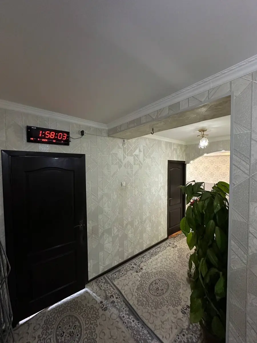 3 xonali kvartira sotiladi − 75 m²