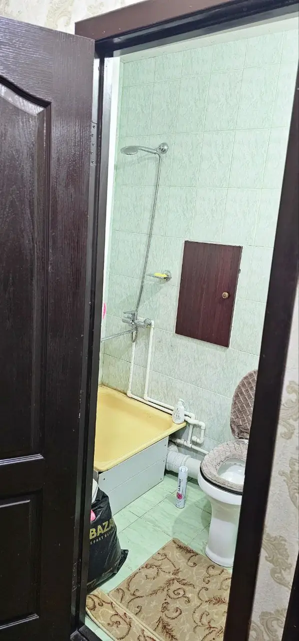 3 xonali kvartira sotiladi − 75 m²