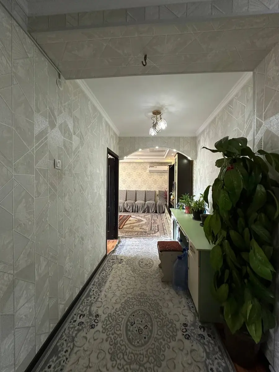 3 xonali kvartira sotiladi − 75 m²