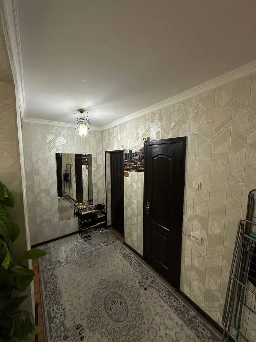 3 xonali kvartira sotiladi − 75 m²