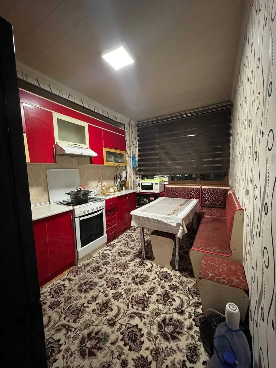 3 xonali kvartira sotiladi − 75 m²