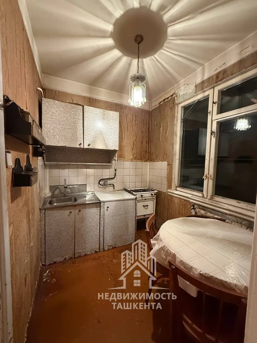 2 xonali kvartira sotiladi − 50 m²