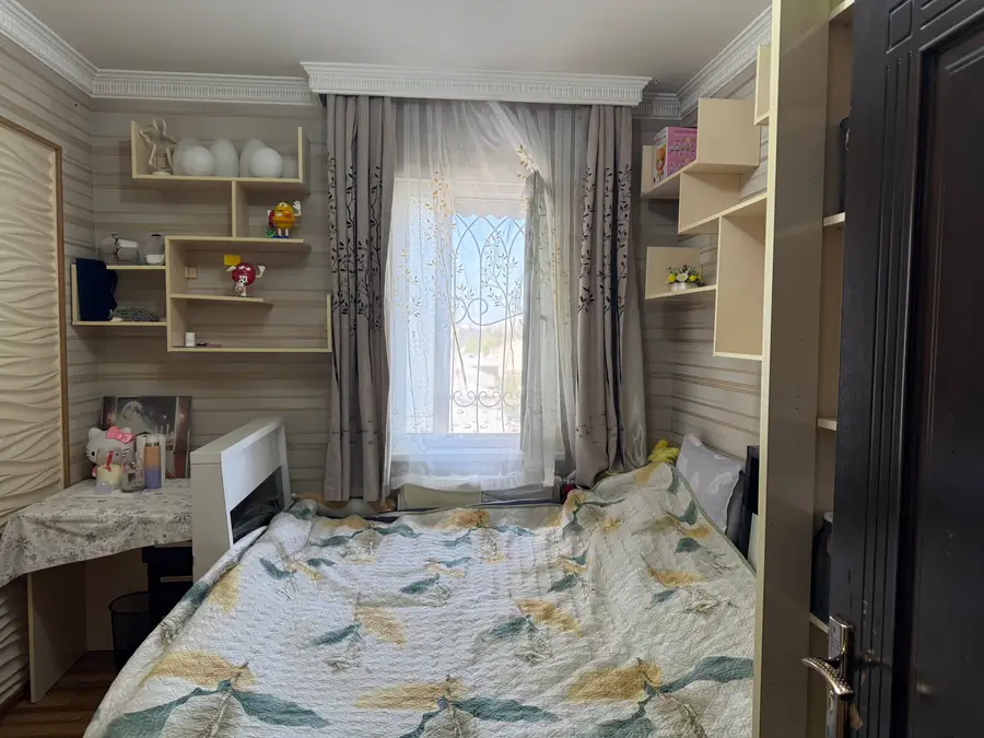 Продается 3-комнатная квартира − 80.3 м²