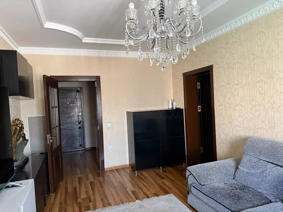 Продается 3-комнатная квартира − 80.3 м²