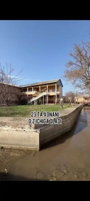 3 qavatli uy − 980 m², 12 sot. 