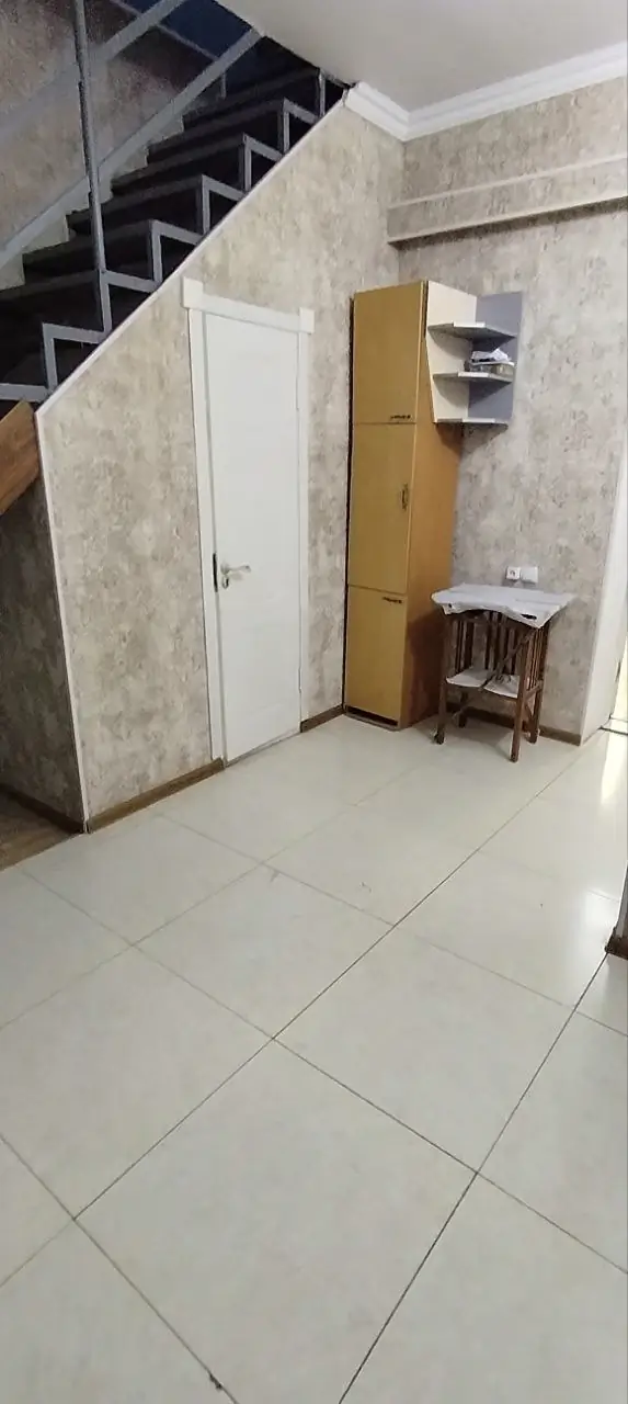 3 xonali kvartira − 86 m², 2/2 qavat