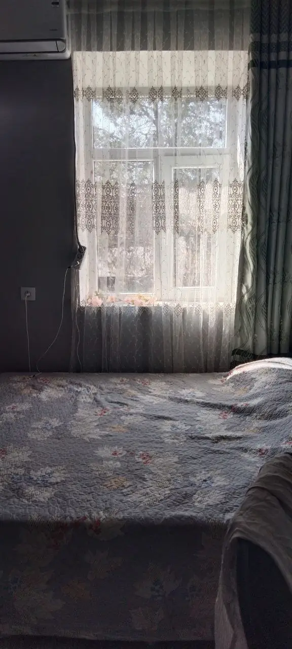 3 xonali kvartira sotiladi − 65 m²