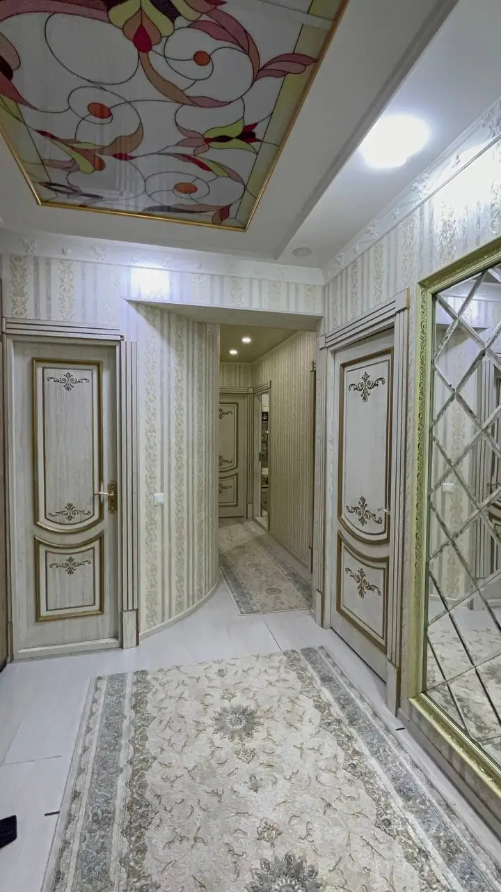 4 xonali kvartira − 100 m², 18/19 qavat