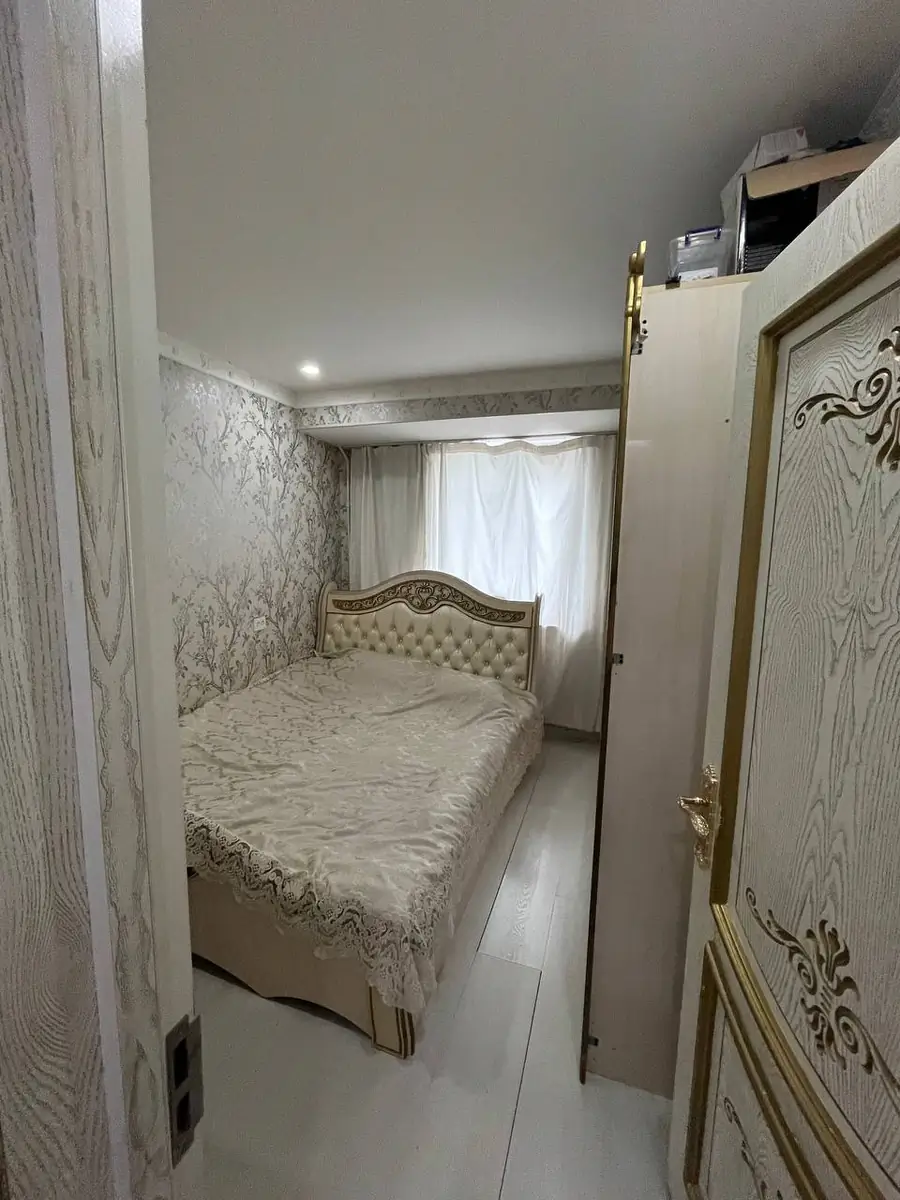 4 xonali kvartira sotiladi − 100 m²