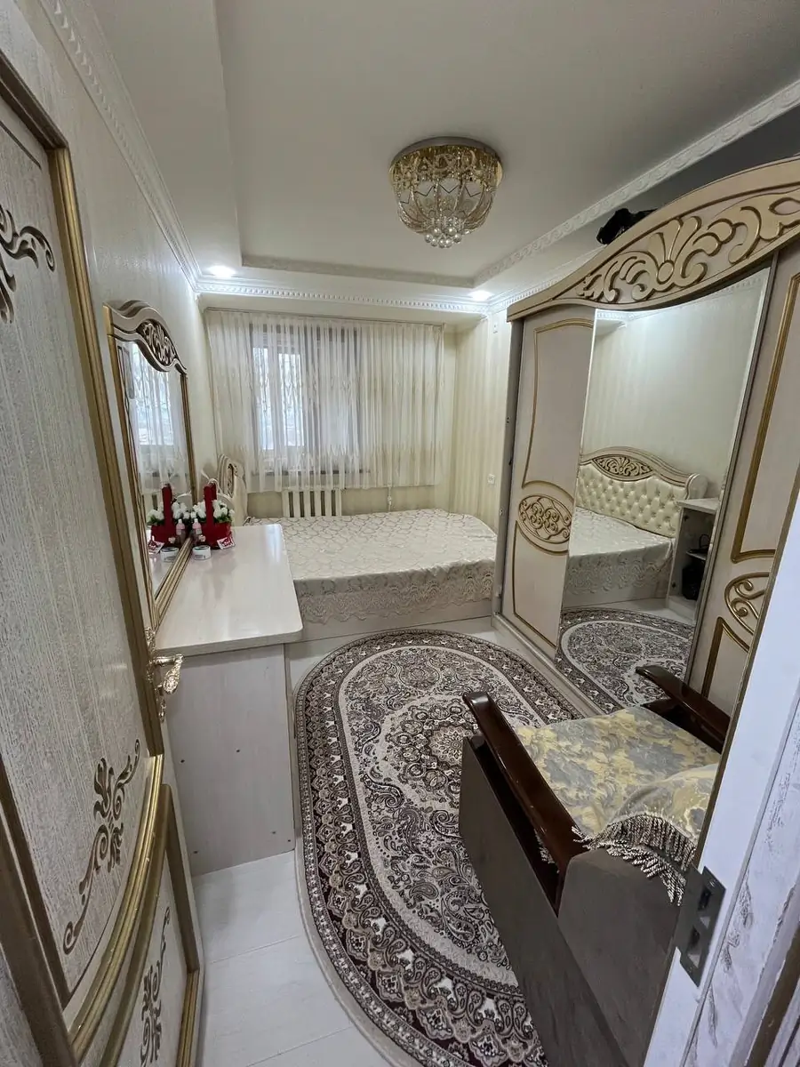 4 xonali kvartira sotiladi − 100 m²