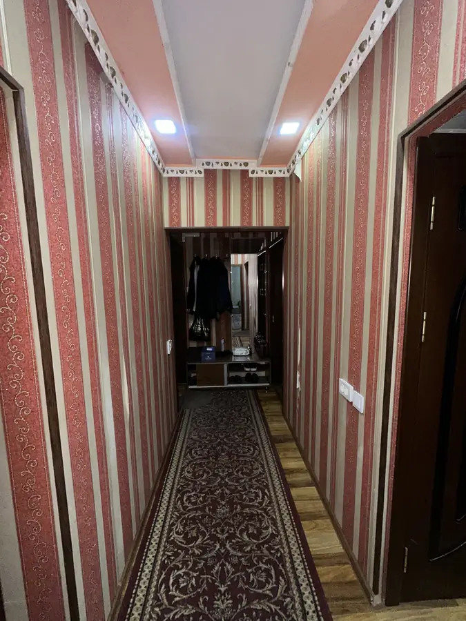 Сдается 3-комнатная квартира − 200 м²