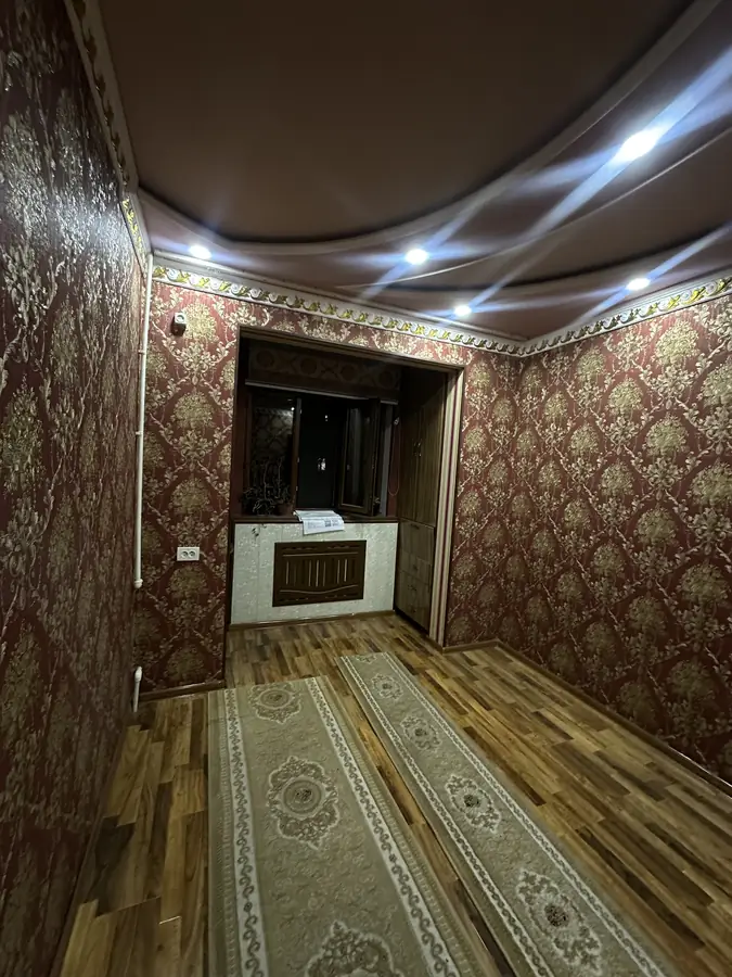 Сдается 3-комнатная квартира − 200 м²