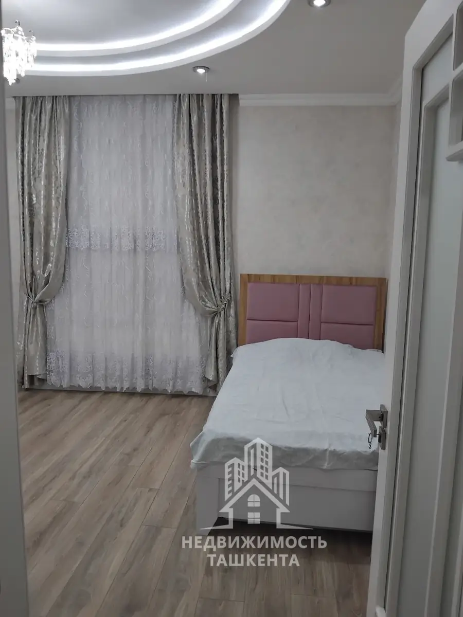 2 qavatli uy sotiladi − 180 m²