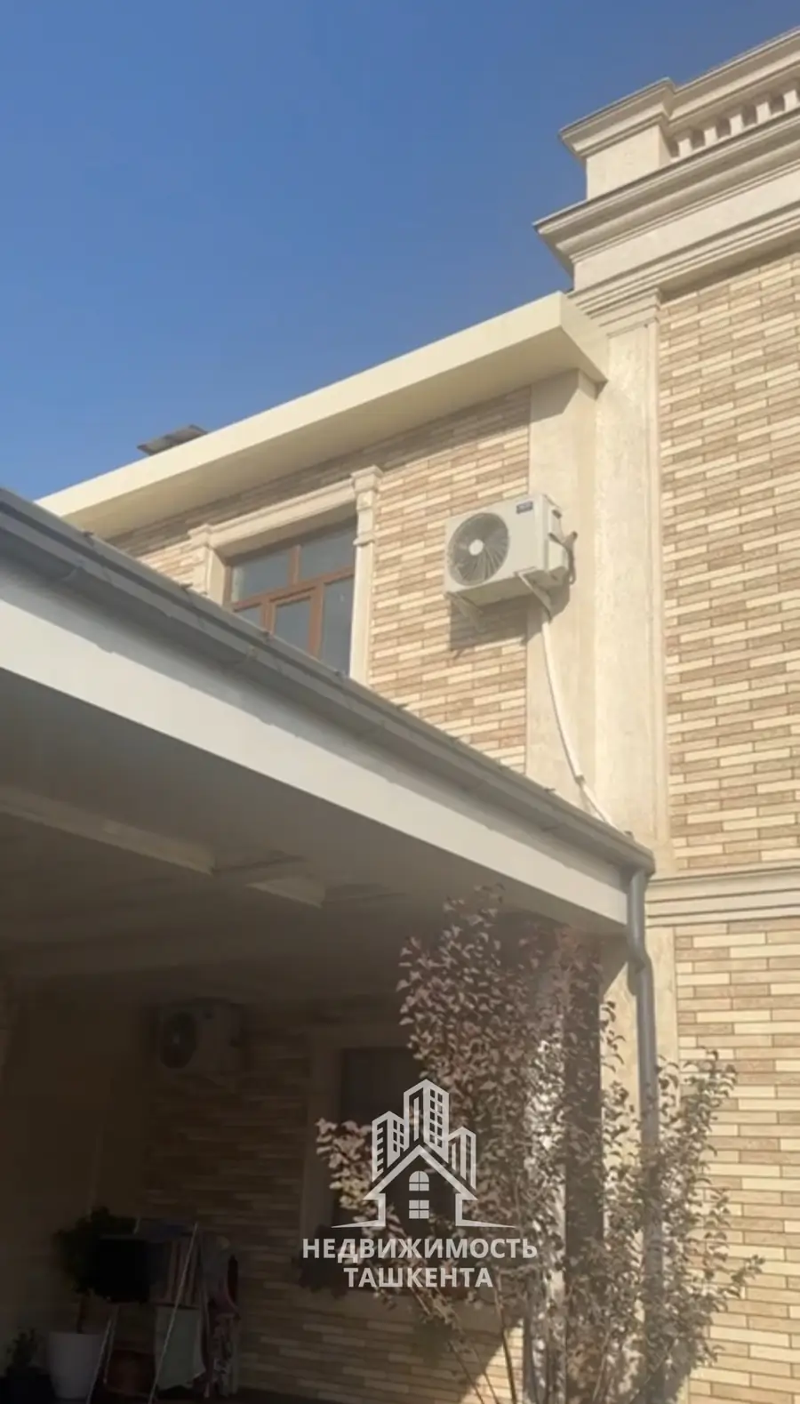 2 qavatli uy − 180 m², 1.8 sot. 