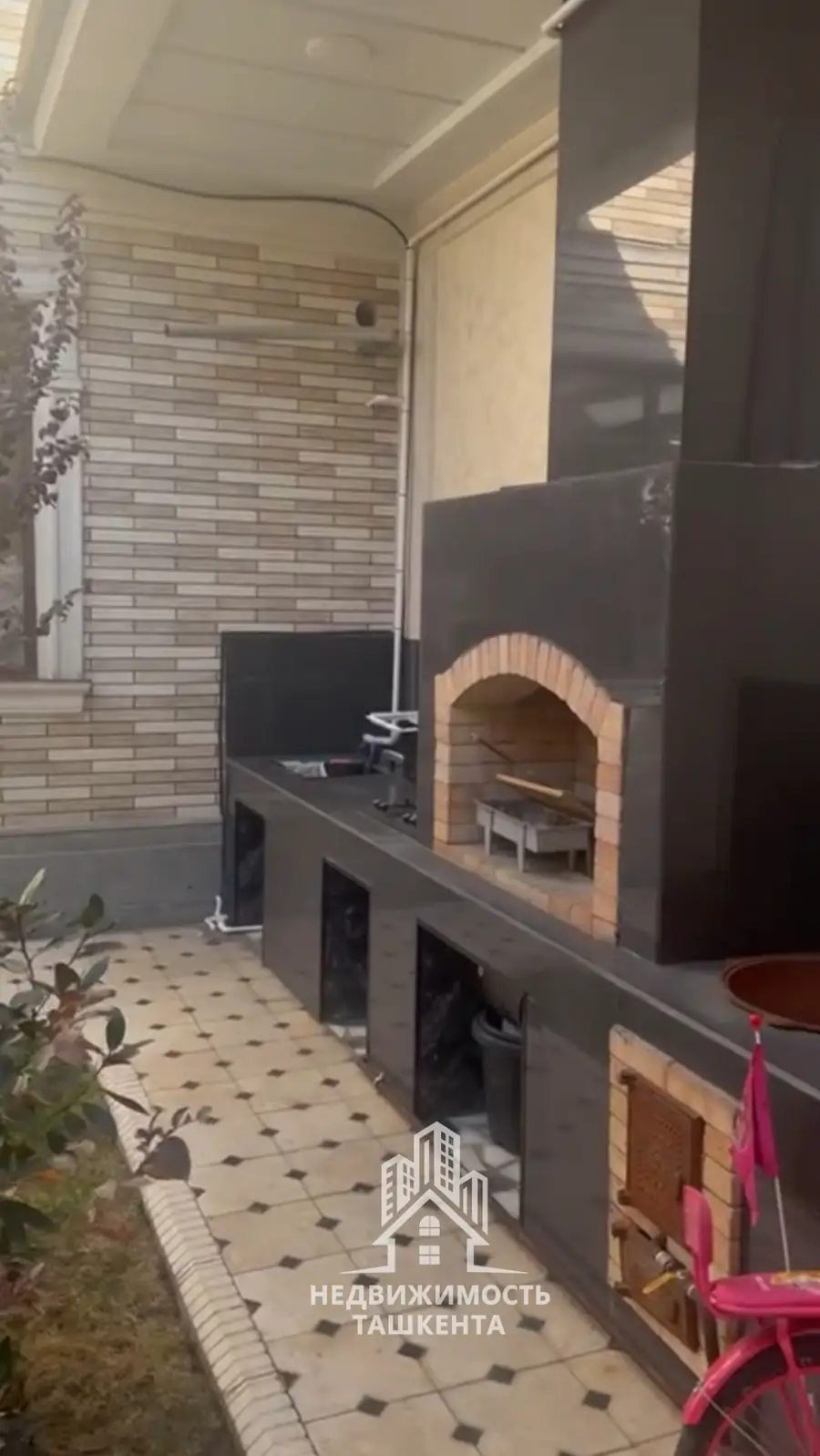 2 qavatli uy − 180 m², 1.8 sot. 