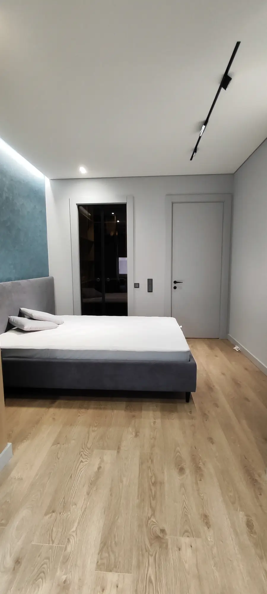 Сдается 3-комнатная квартира − 96 м²