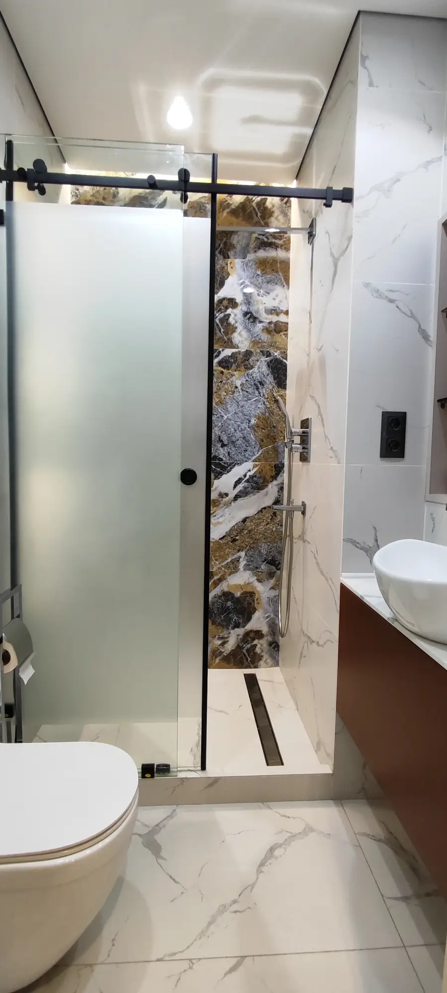 Сдается 3-комнатная квартира − 96 м²