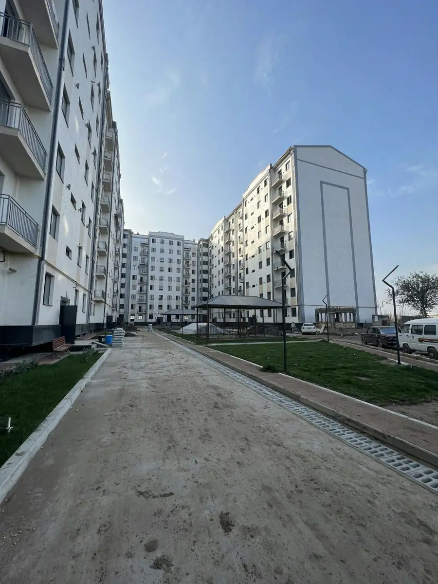 4 xonali kvartira − 95 m², 1/9 qavat