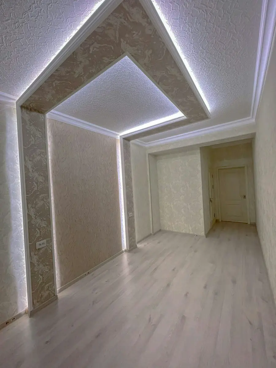 4 xonali kvartira sotiladi − 95 m²