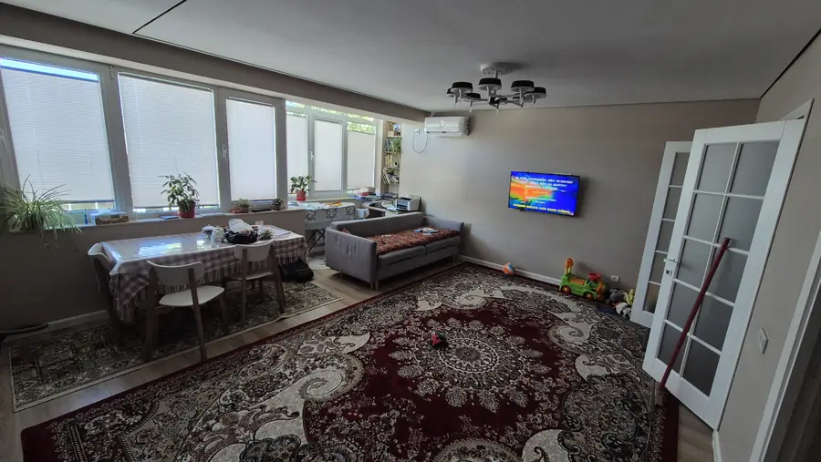 Сдается 2-комнатная квартира − 60 м²