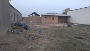 1 qavatli uy − 600 m², 6 sot.