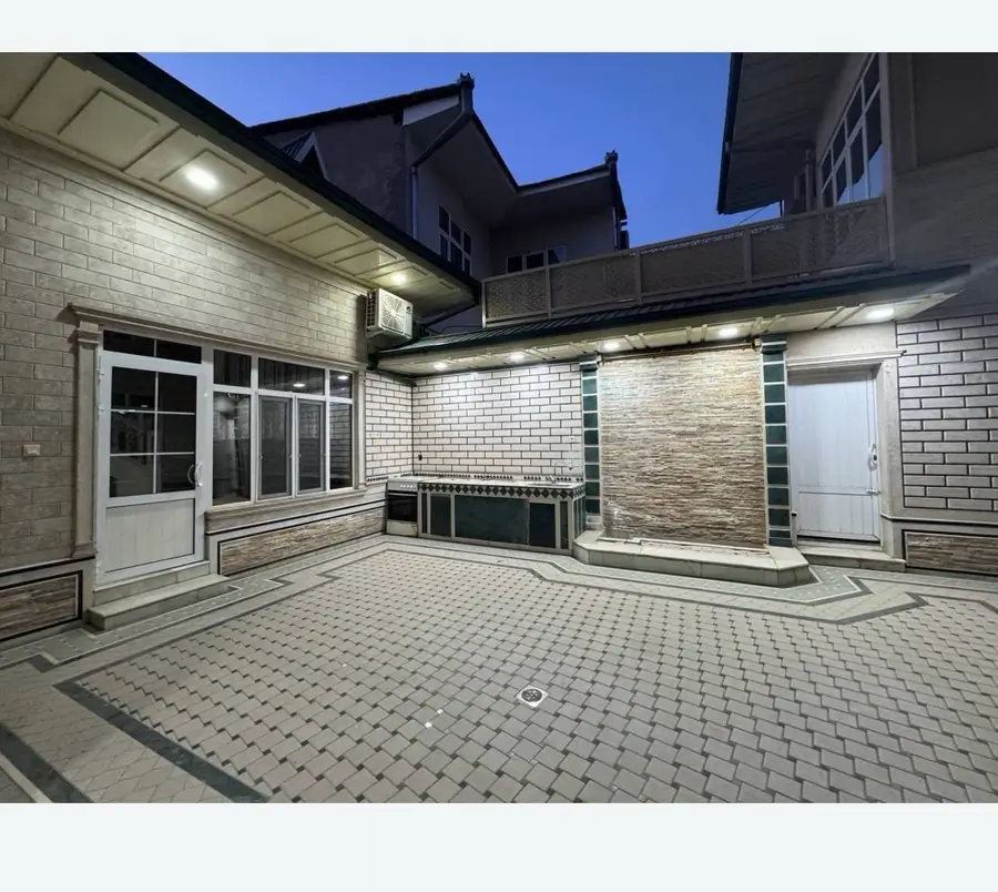 Ijaraga 2 qavatli uy − 100 m²