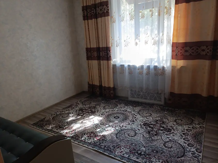 3 dan 2 xona kvartirada, 1/2 qavat