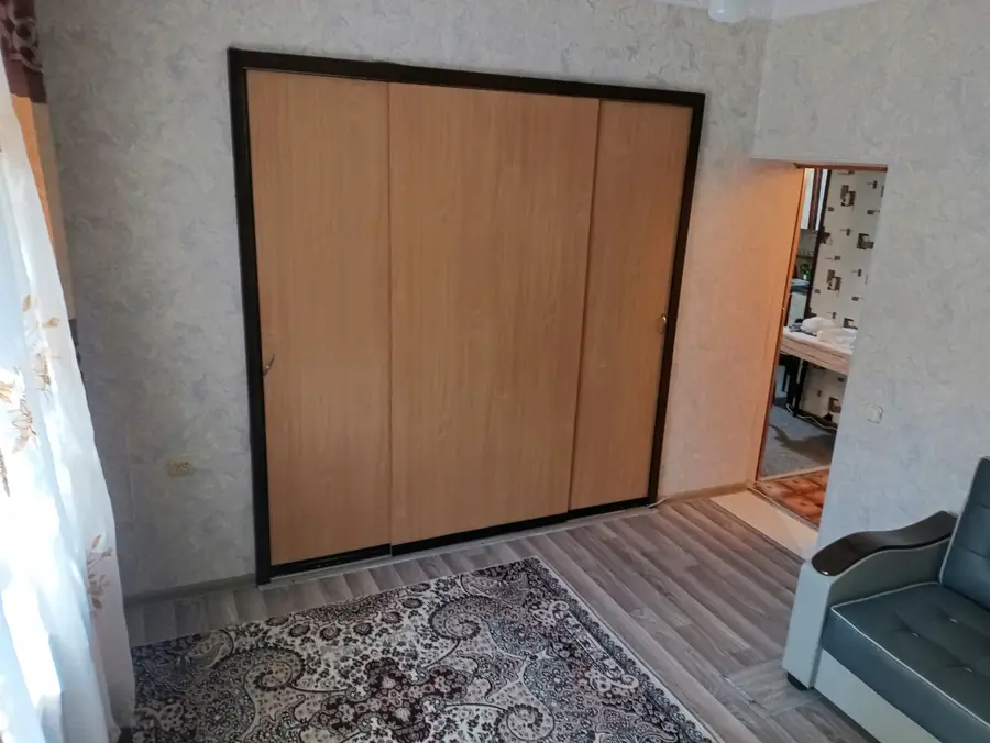 3 dan 2 xona kvartirada, 1/2 qavat