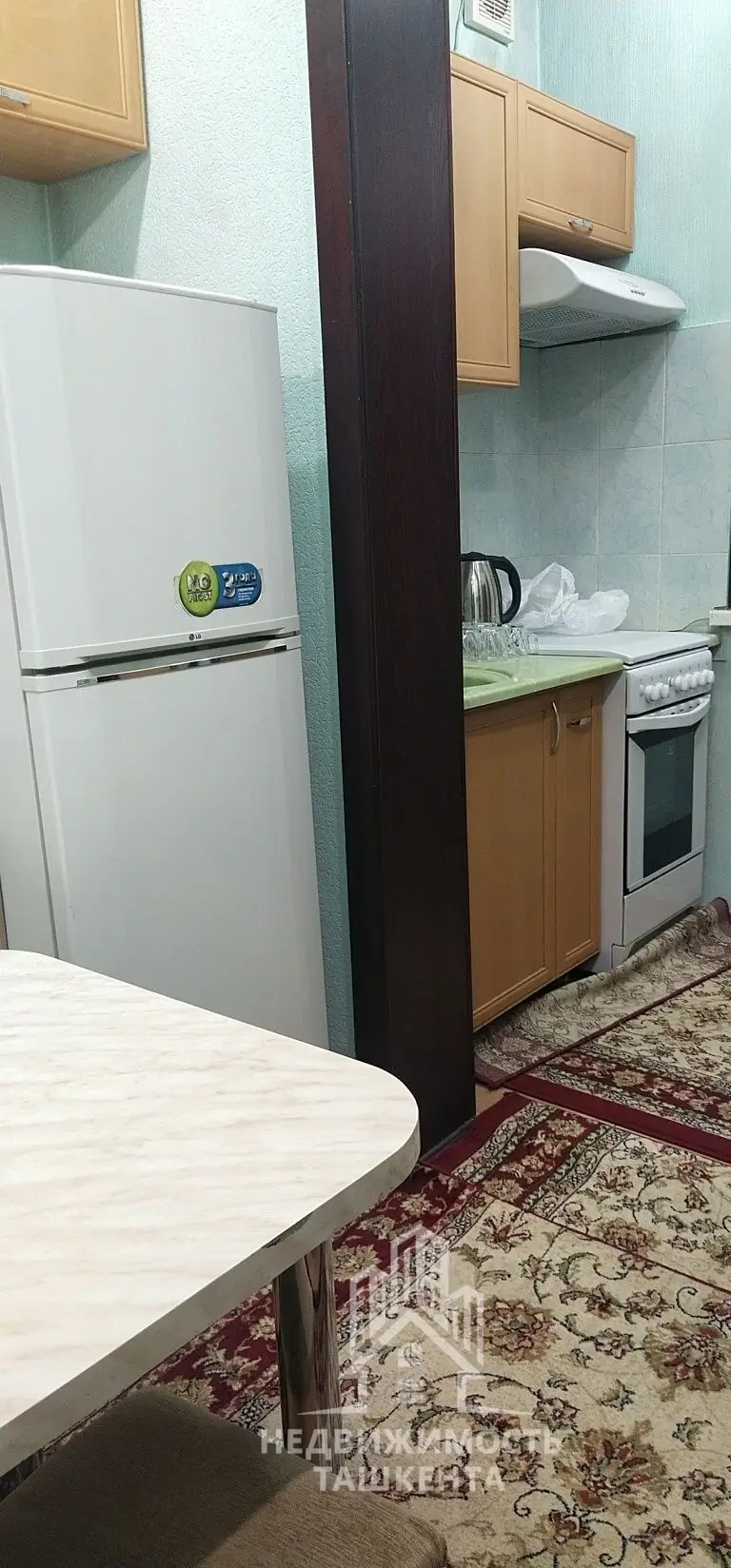 Сдается 2-комнатная квартира − 60 м²