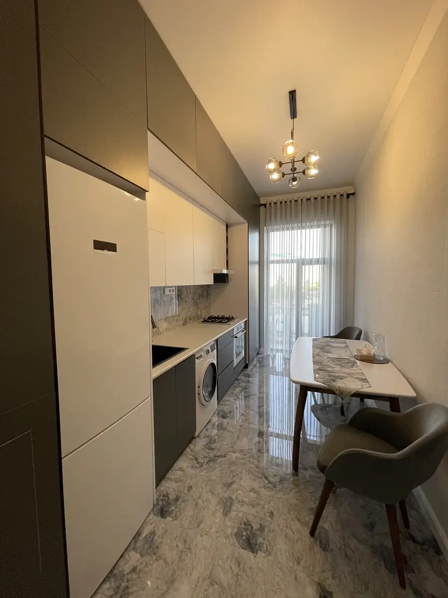 Сдается 3-комнатная квартира − 84 м²