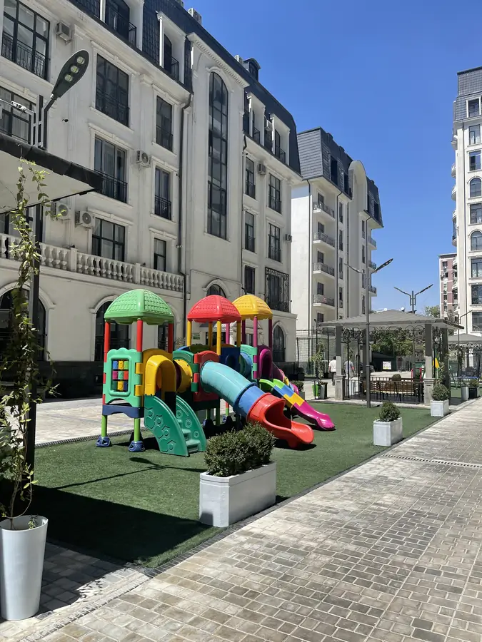 Сдается 3-комнатная квартира − 84 м²