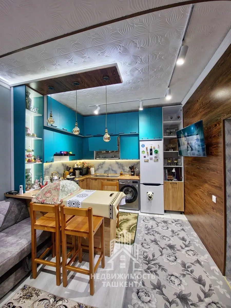 1 xonali kvartira sotiladi − 42 m²