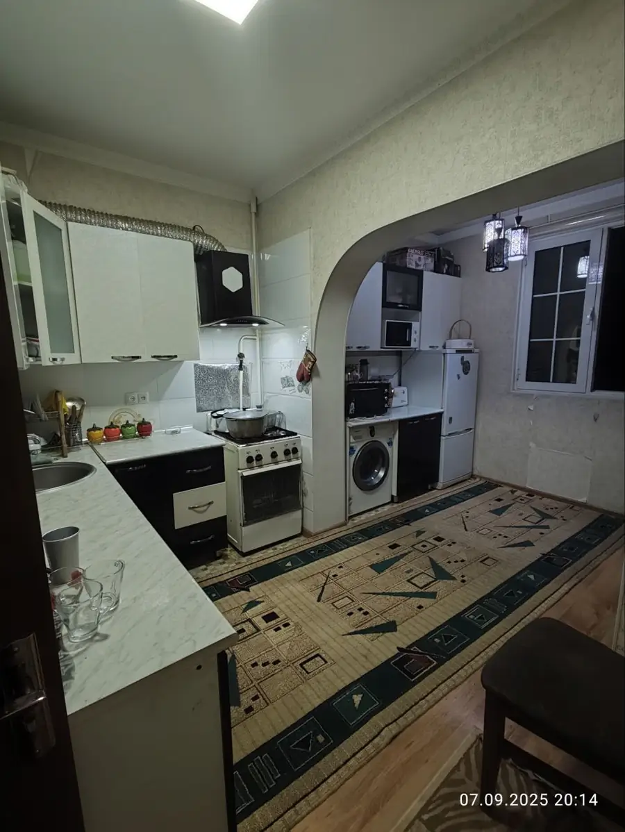 Продается 3-комнатная квартира − 59 м²