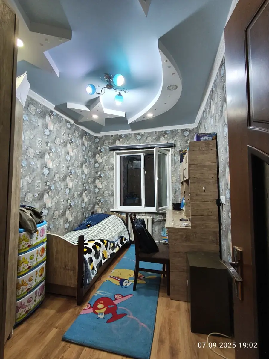 Продается 3-комнатная квартира − 59 м²