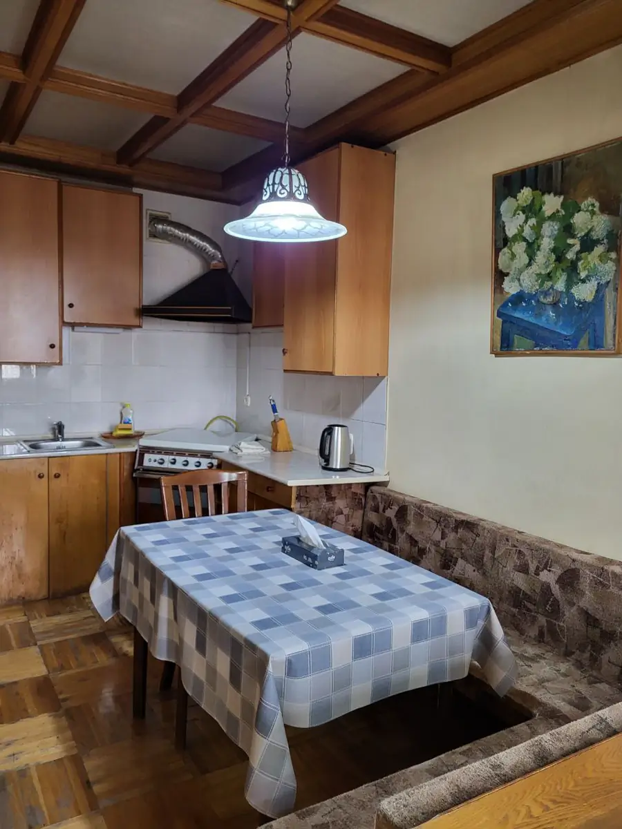 Сдается 2-комнатная квартира − 63 м²