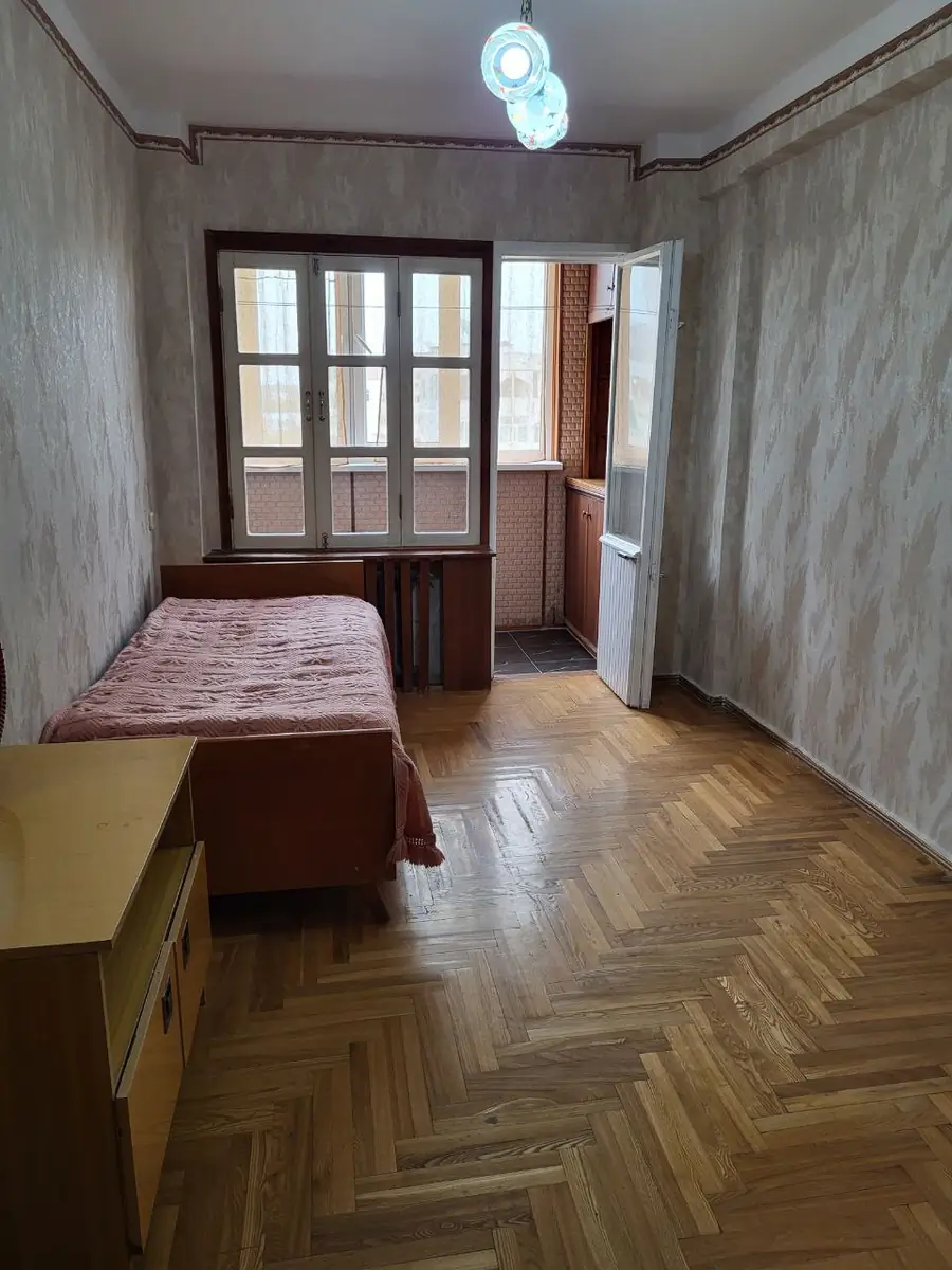 2-комнатная квартира − 63 м², 9/9 этаж