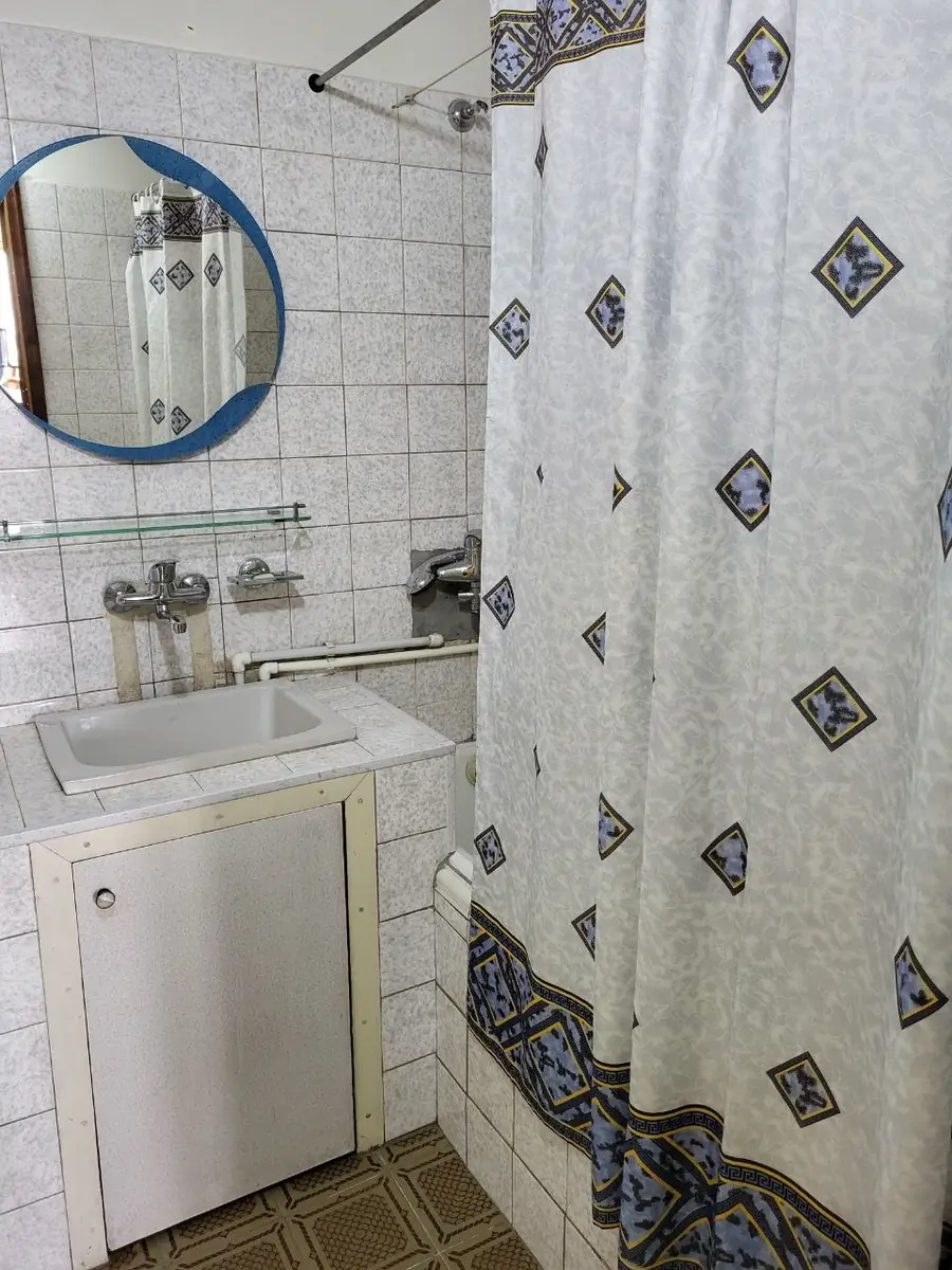 Сдается 2-комнатная квартира − 63 м²