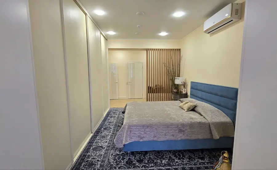 4 xonali kvartira − 160 m², 8/8 qavat