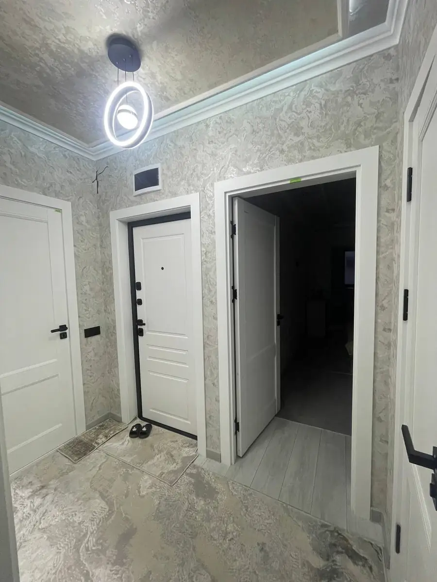 3 xonali kvartira sotiladi − 70 m²