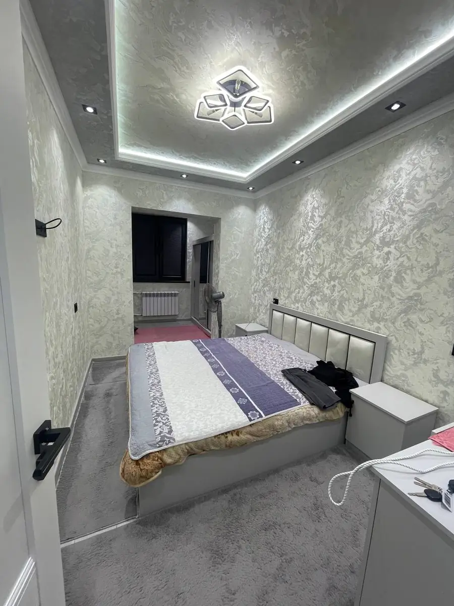 3 xonali kvartira sotiladi − 70 m²