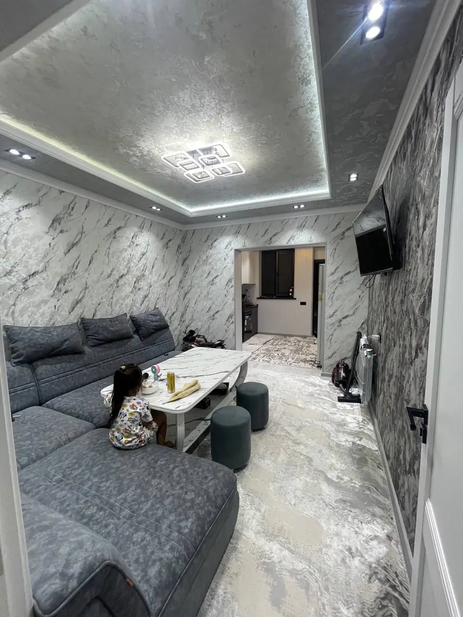 3 xonali kvartira sotiladi − 70 m²