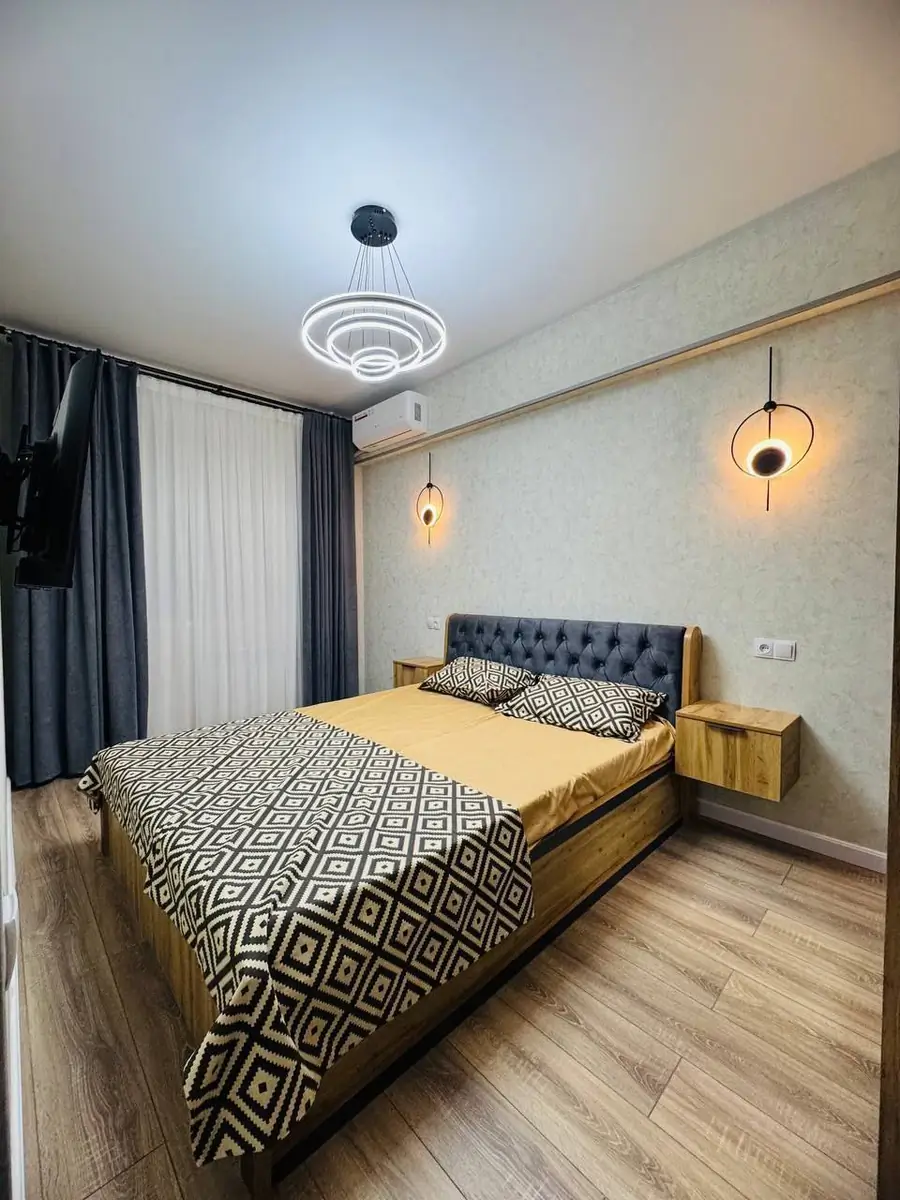 Сдается 2-комнатная квартира − 52 м²