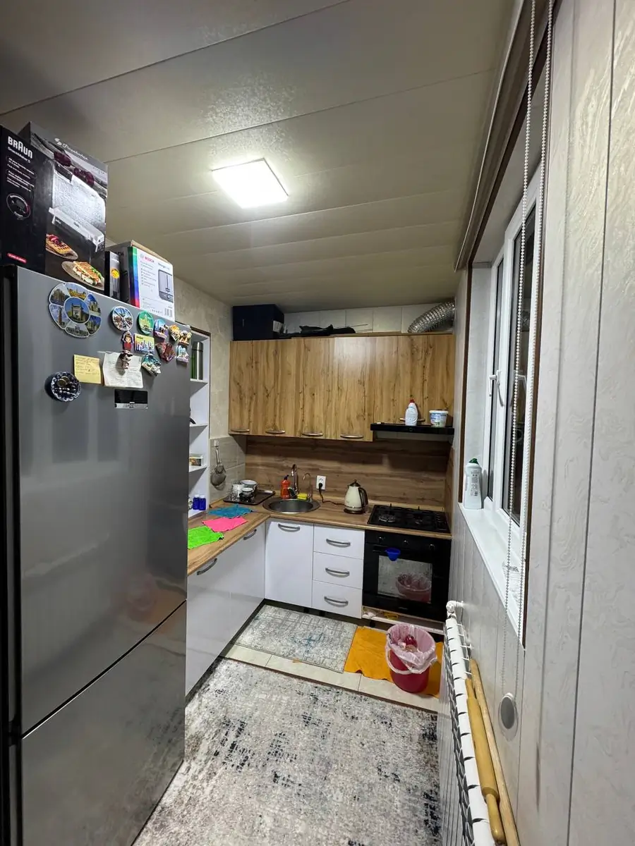 3 xonali kvartira sotiladi − 72 m²