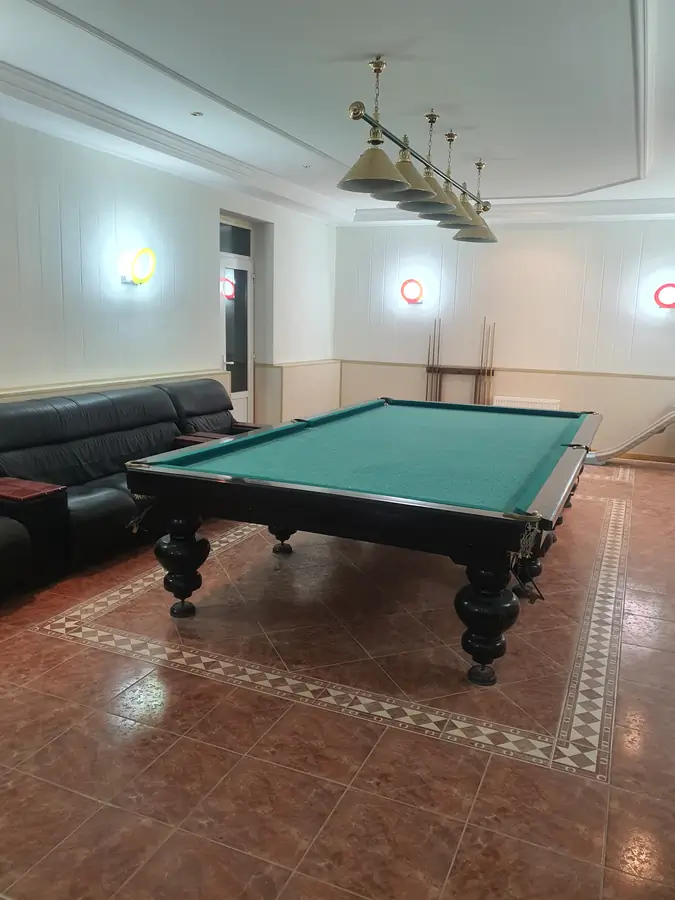 3 qavatli uy sotiladi − 600 m²