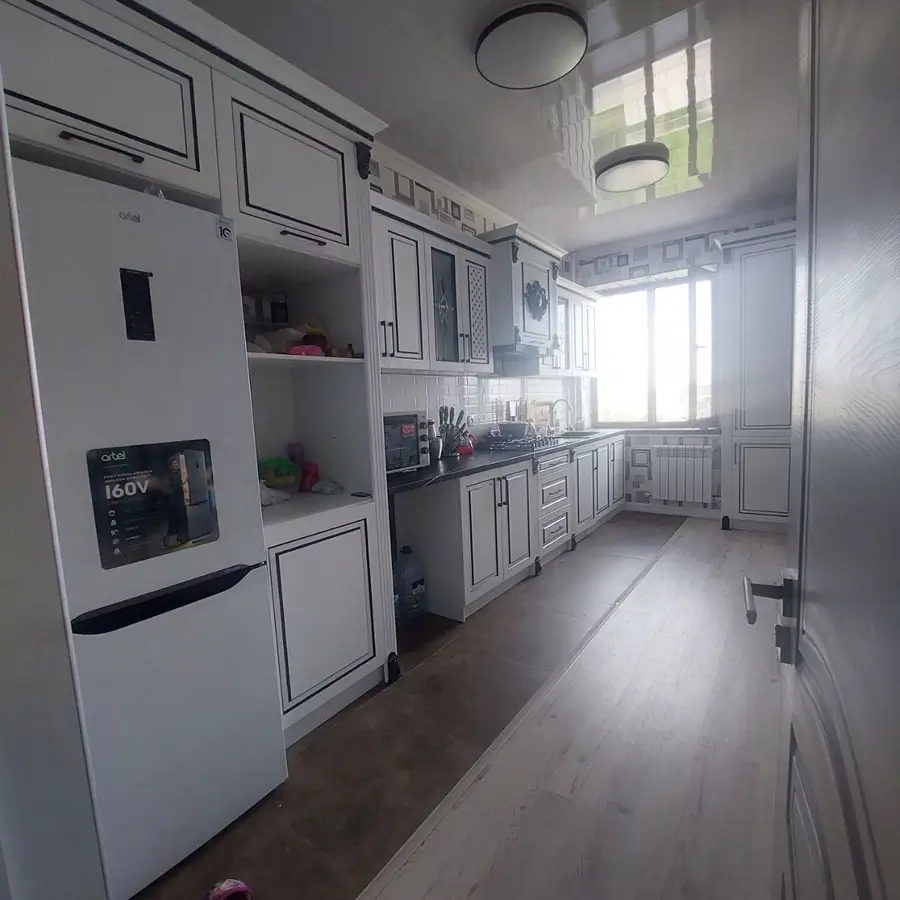 3 xonali kvartira sotiladi − 100 m²