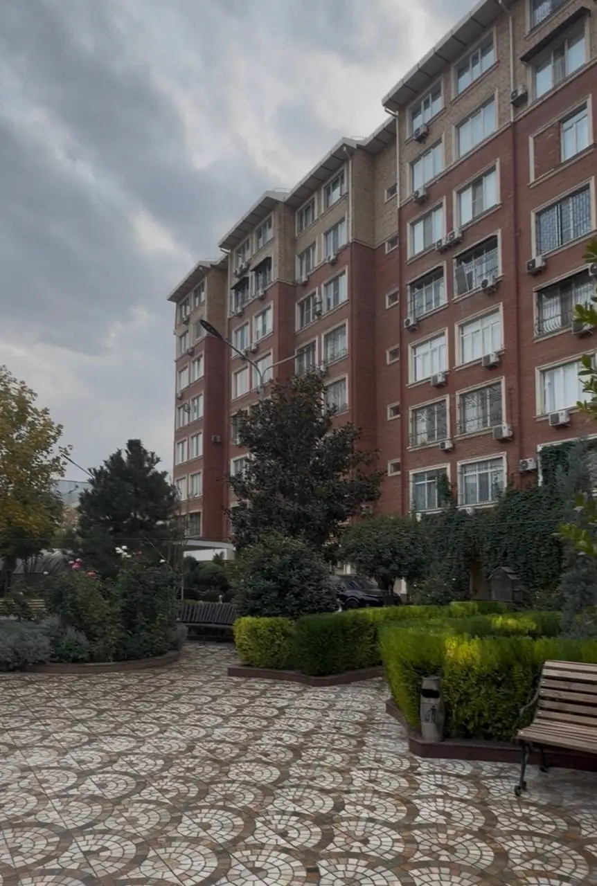 3 xonali kvartira − 120 m², 5/8 qavat