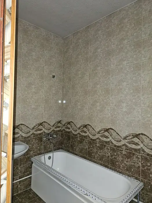 3 xonali kvartira sotiladi − 133 m²